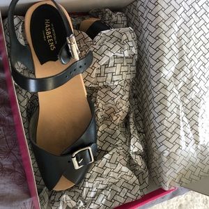 Almost new Hasbeens sandal clogs.